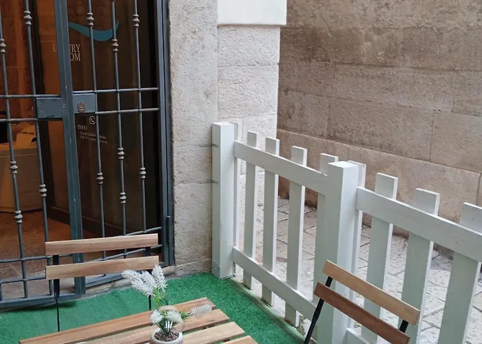 Lyon Sinagoga Apartment Trani